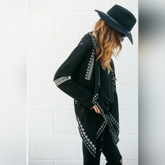 Hot & Delicious Kimono Top Open Front Cardigan Embroidered Sleeves Pockets - Picture 1 of 14